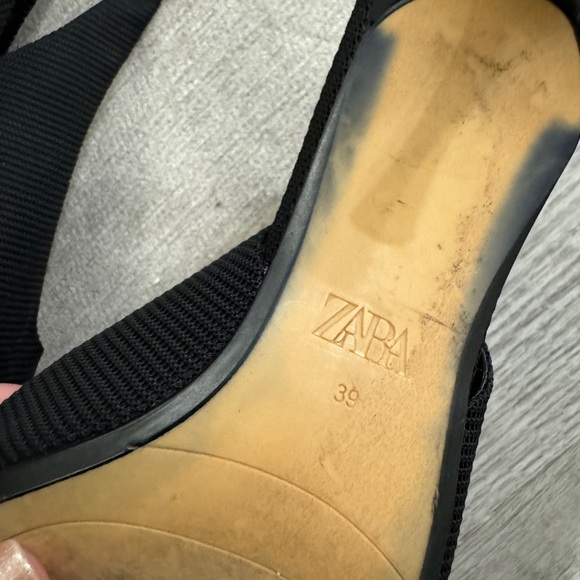 Pointed Black Zara Heels size 39 - Picture 4 of 4